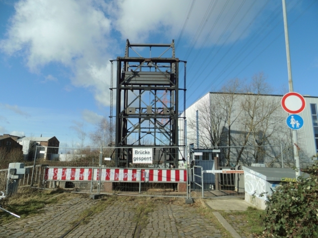 Holzklappbrücke Nahaufnahme 2_23-min