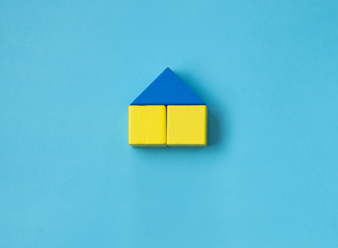 Haus blau gelb - Bild von Daria Hurst auf Pixabay-min
