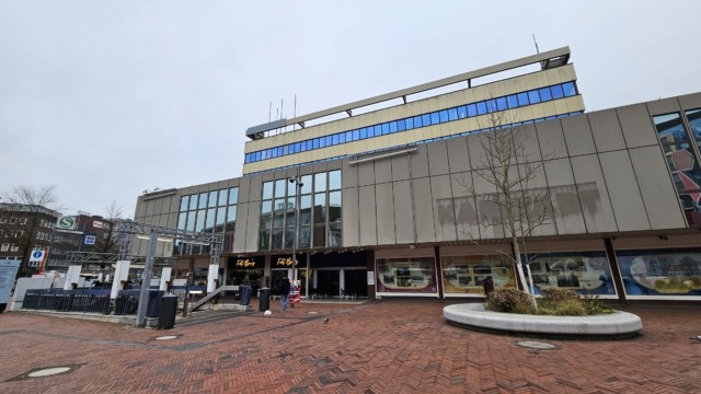 Karstadt-Gebäude 1_2025 mit S-Bahn-Zugang (Heidtmann)